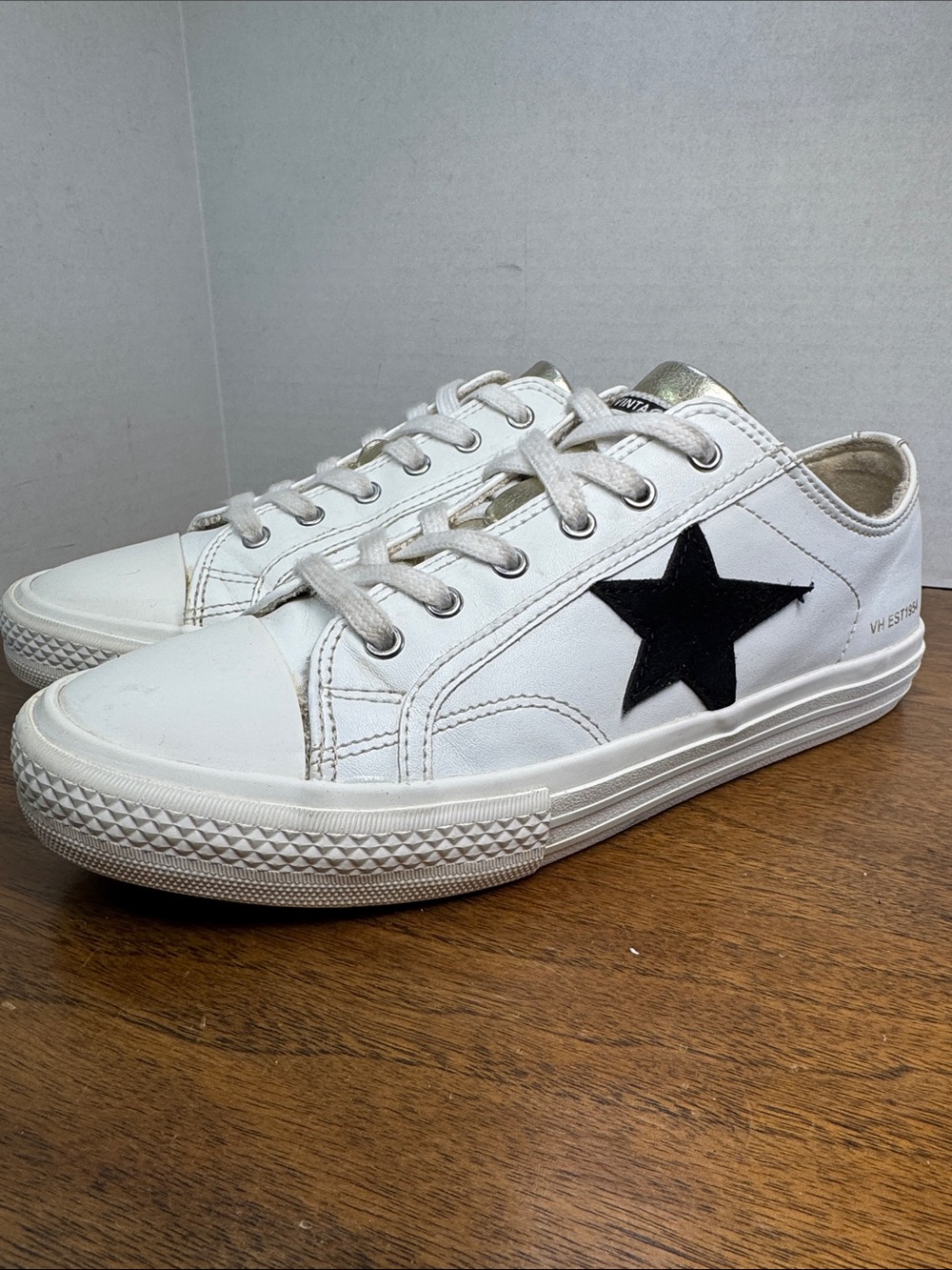 Vintage Havana Womens Letty Star Leather Sneakers in White Gold Black, sz 9